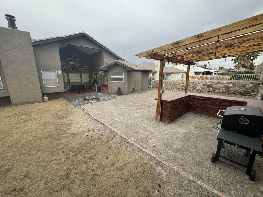 Peaceful West: 4Br Dusk Haven Villa El Paso Exterior photo