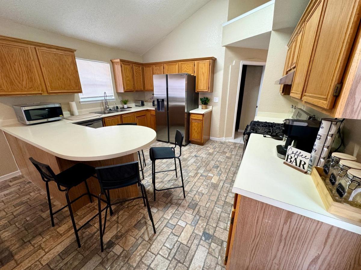 Peaceful West: 4Br Dusk Haven Villa El Paso Exterior photo