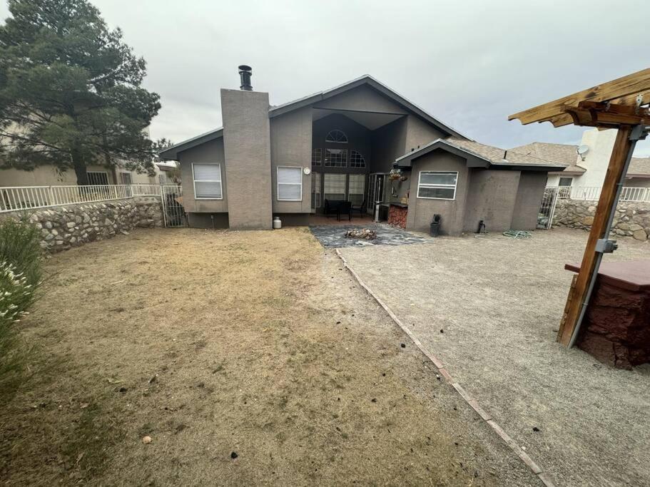 Peaceful West: 4Br Dusk Haven Villa El Paso Exterior photo