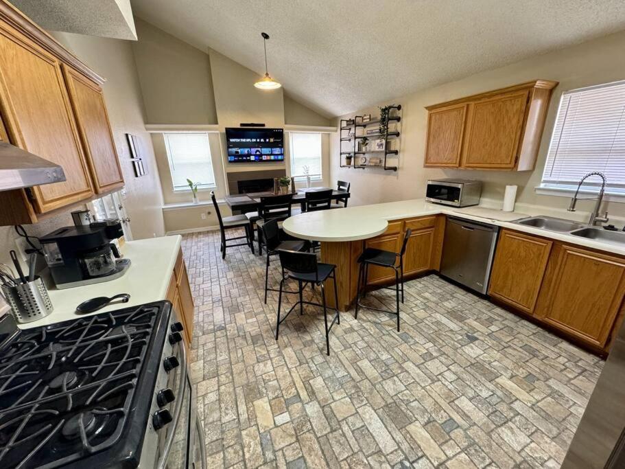 Peaceful West: 4Br Dusk Haven Villa El Paso Exterior photo