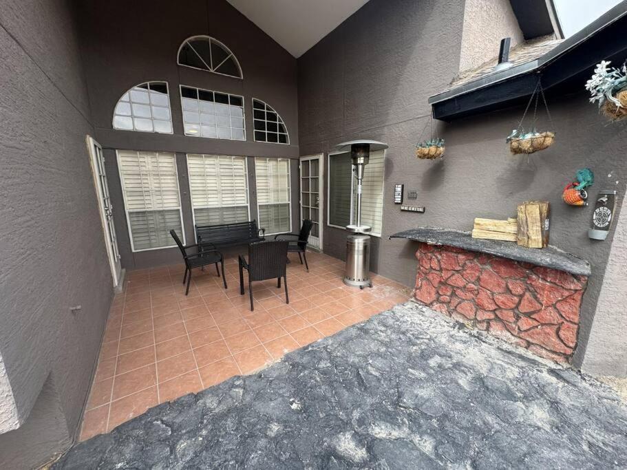 Peaceful West: 4Br Dusk Haven Villa El Paso Exterior photo